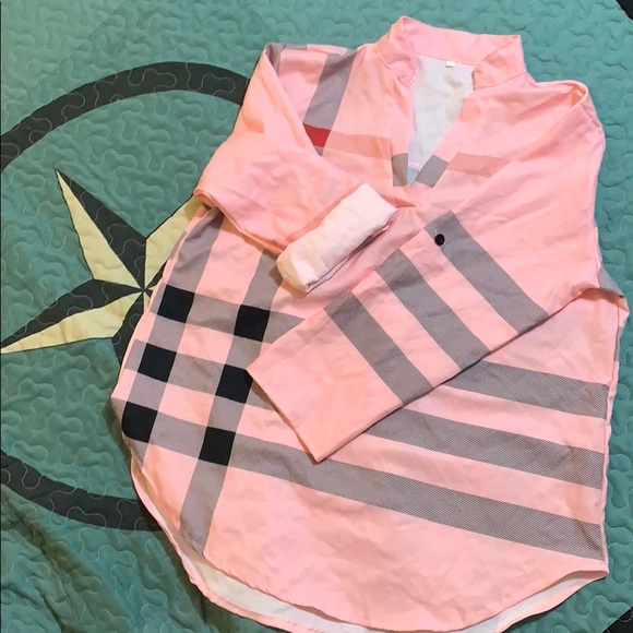 Cute blouse - Picture 1 of 1